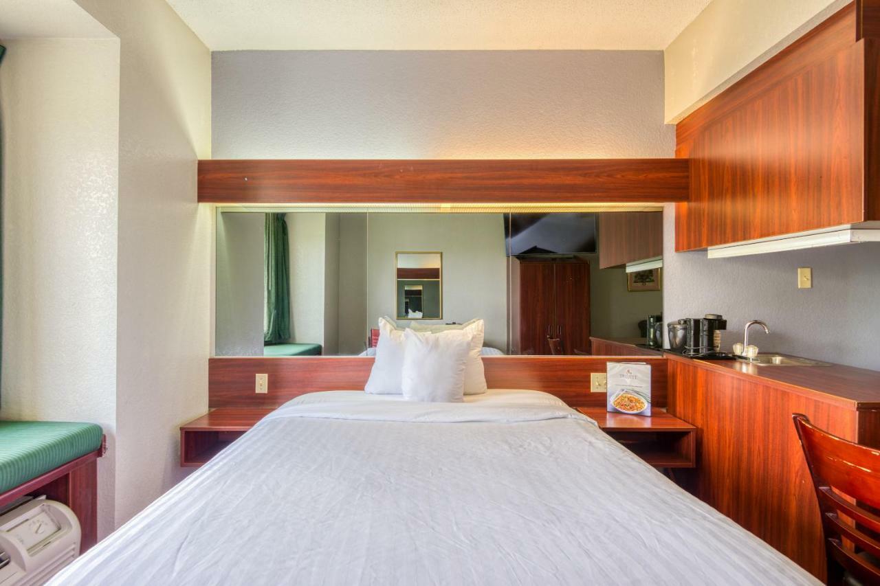 Trident Inn & Suites, Baton Rouge (Adults Only) Prairieville Экстерьер фото