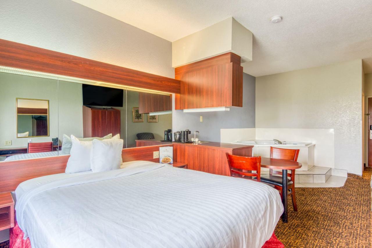 Trident Inn & Suites, Baton Rouge (Adults Only) Prairieville Экстерьер фото