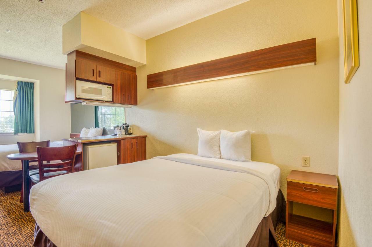 Trident Inn & Suites, Baton Rouge (Adults Only) Prairieville Экстерьер фото
